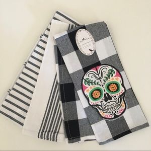 NEW 4 Kitchen Towels Set White Variety Patterns